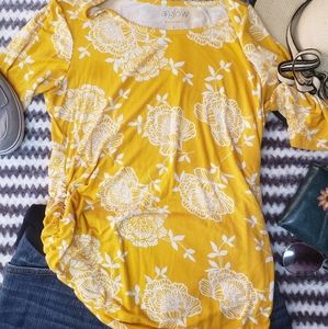 Aglow Maternity Small Yellow Short Sleeve Shirt